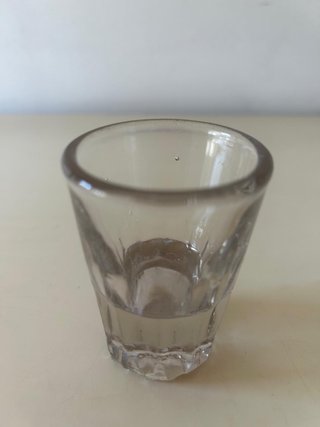Set di bicchieri artigianali antichi