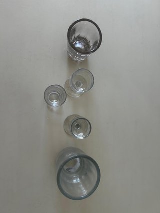 Set di bicchieri artigianali antichi