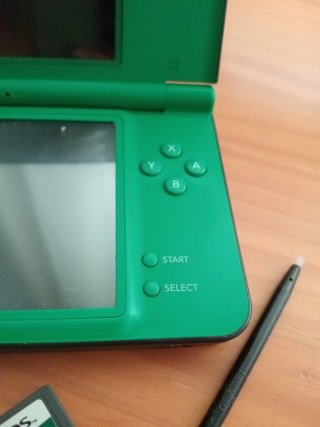 Nintendo DSi XL Verde