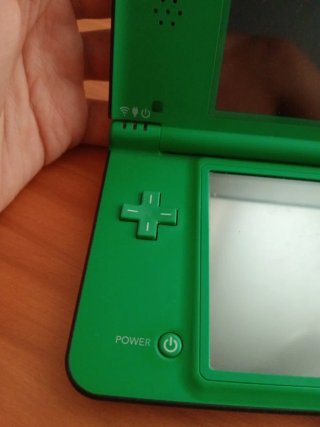 Nintendo DSi XL Verde