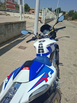 Aprilia Tuono 1000 R Azul