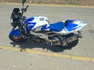Aprilia Tuono 1000 R Azul