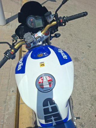 Aprilia Tuono 1000 R Azul