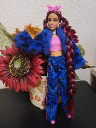 Muñeca barbie extra articulada con pelo largo