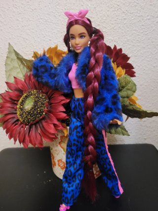Muñeca barbie extra articulada con pelo largo