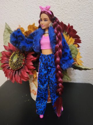 Muñeca barbie extra articulada con pelo largo