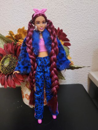 Muñeca barbie extra articulada con pelo largo