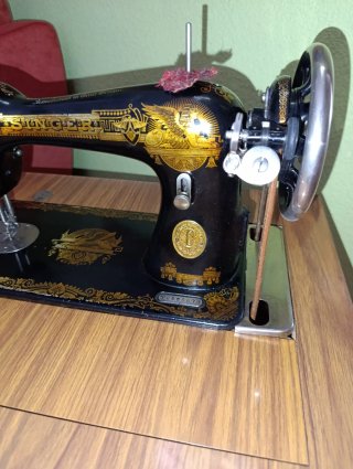 Máquina de coser Singer antigua