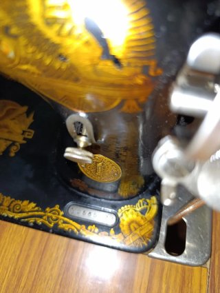 Máquina de coser Singer antigua