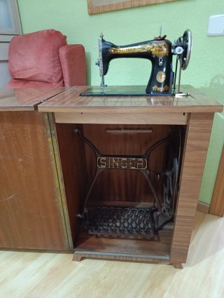Máquina de coser Singer antigua