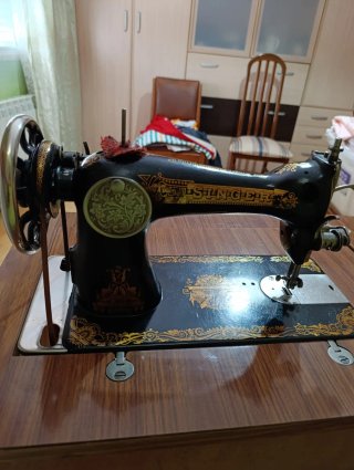 Máquina de coser Singer antigua