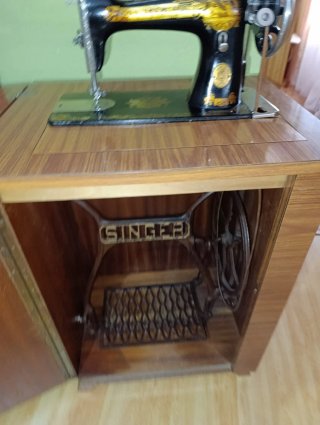 Máquina de coser Singer antigua