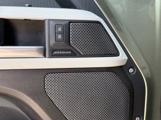 Land Rover Defender 3.0 D200 SE 110 Auto 4WD MHEV