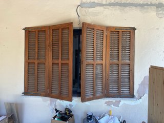 Lote persianas mallorquinas, puertas y ventanas