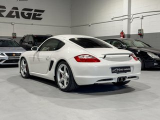 Porsche Cayman 2.7 Manual · 245 CV · Nacional · 86.000 km · CarPlay