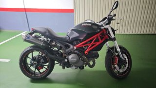 Ducati Monster Negra y Roja