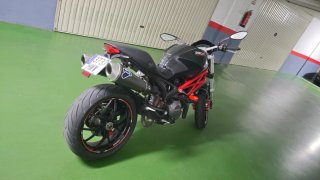Ducati Monster Negra y Roja