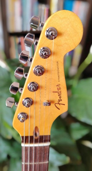 Guitarra Fender Ultra Stratocaster - A estrenar