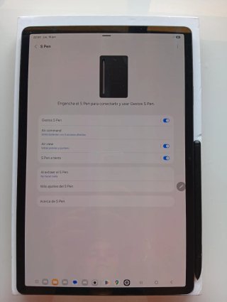 Tablet con pantalla azul y multicolor
