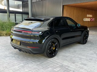Porsche Cayenne Coupé Turbo E-Hybrid con Paquete GT