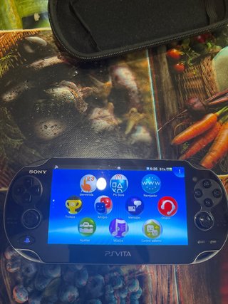 PlayStation Vita 1000 Negra + Cargador