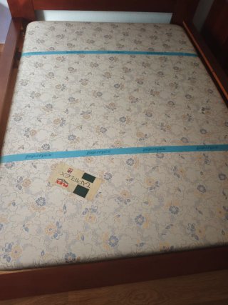 Cama madera maciza con cabecero polipiel