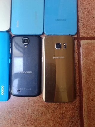 Lote 21 teléfonos móviles