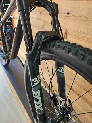 Ghost Riot Trail Essential