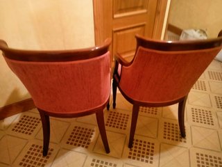 Par de Sillas Tapizadas Rojas