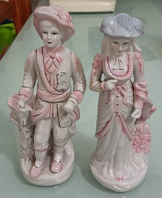 2 PRECIOSAS FIGURAS VINTAGE DE PORCELANA COMO NUEV