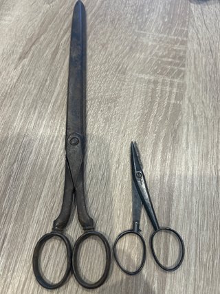 Antiche forbici in ferro battuto