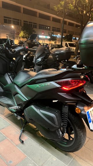 Yamaha XMAX 300cc Negra - Muy Cuidada