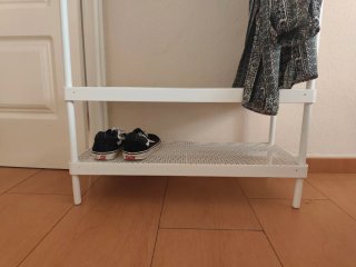 Perchero, zapatero. Burro MACKAPÄR, Ikea. Blanco