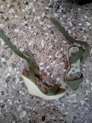 Cuñas verdes talla 37