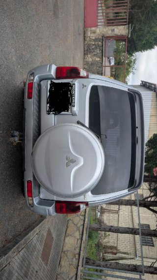 Mitsubishi Montero 2005