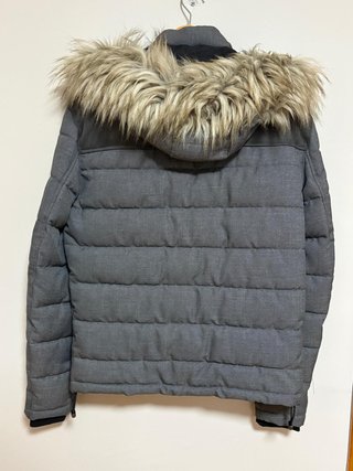 Abrigo Zara con capucha pelo
