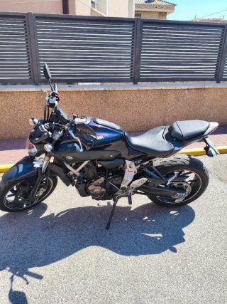 Yamaha MT-07 Negra/Morada