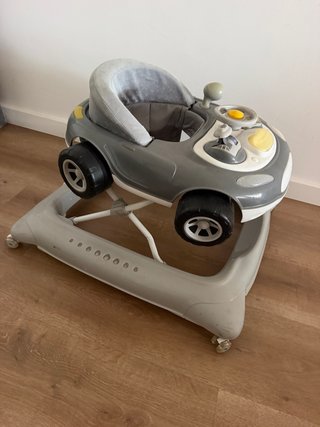 Andador infantil coche gris