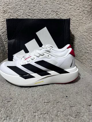 Zapatillas Adidas Blancas y Negras