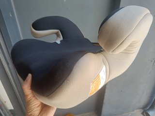 Alzador de niño para coche