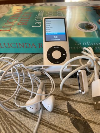 iPod Nano 4G 8GB Plata + Accesorios