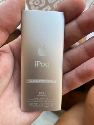 iPod Nano 4G 8GB Plata + Accesorios