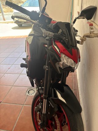 Kawasaki Z900 A2 Naked Roja y Negra