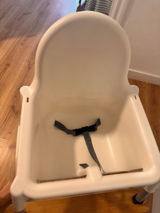 Trona IKEA con reposapiés