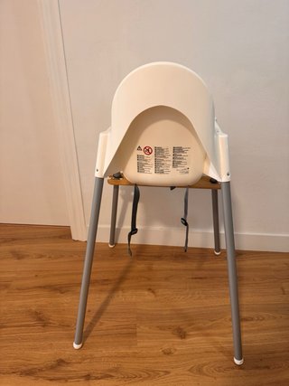 Trona IKEA con reposapiés