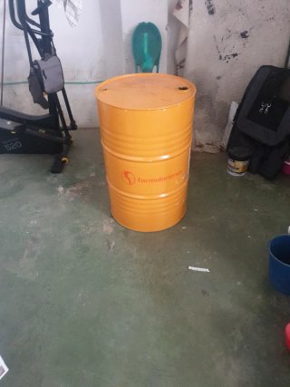 Bidón metálico naranja