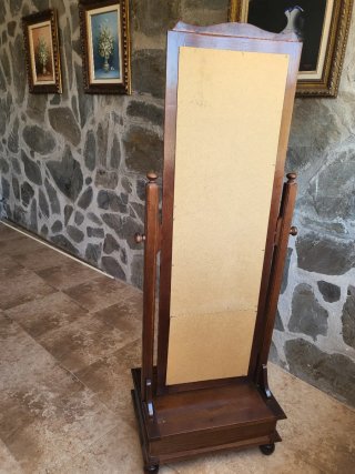 Specchio a figura intera in legno
