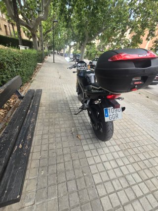Hyosung GT 250 Naked Negra