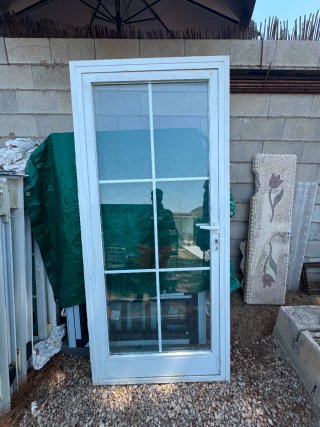 PUERTA DE ALUMINIO CLIMALIT CON LLAVE