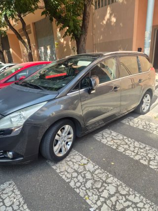 Peugeot 5008 2010